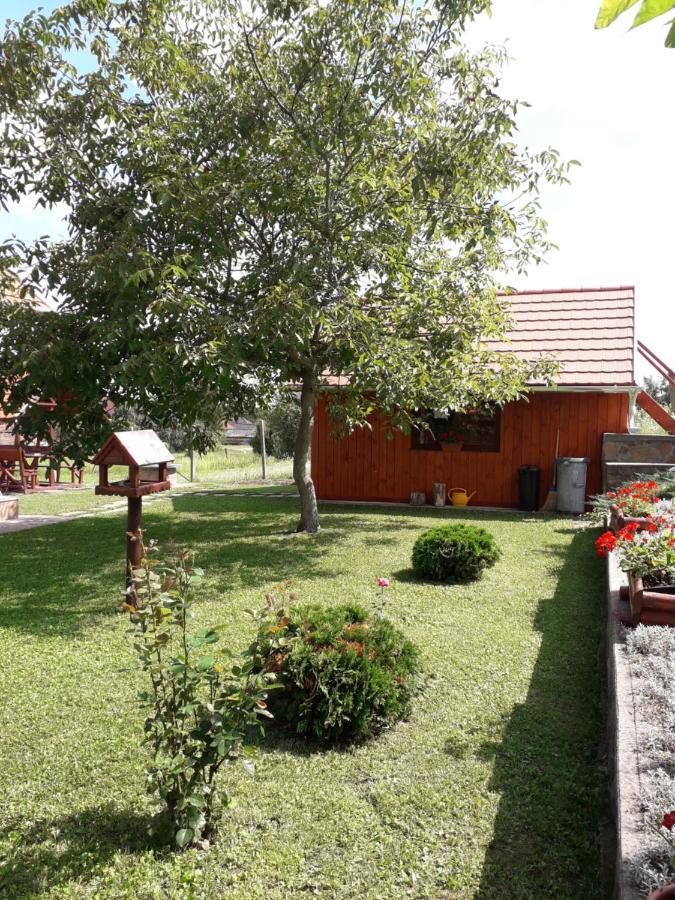 Matyas Apartman Tard Екстериор снимка