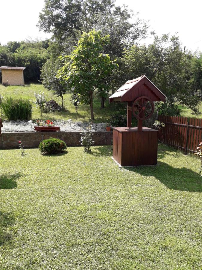 Matyas Apartman Tard Екстериор снимка