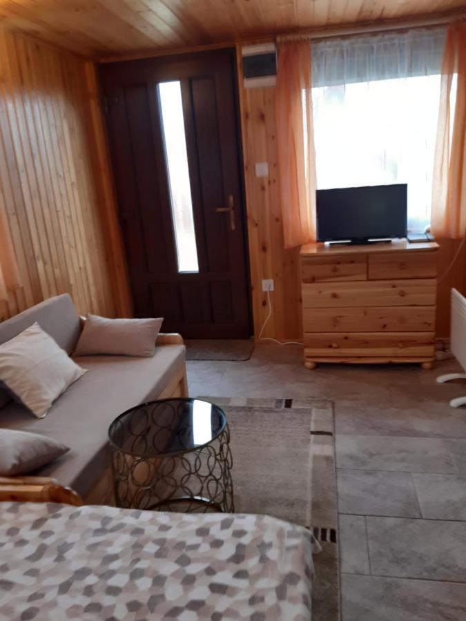 Matyas Apartman Tard Екстериор снимка